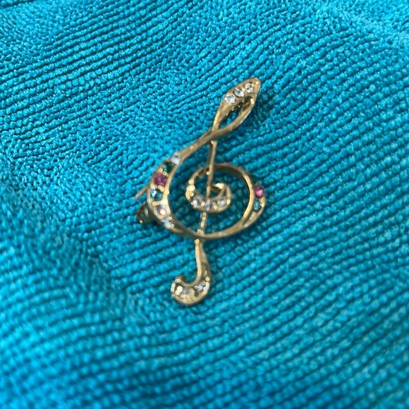 Sparkle Treble Clef pin. - Picture 3 of 7